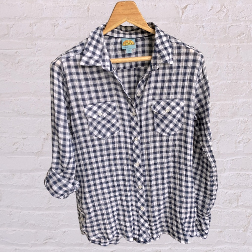 Light weight, cotton, gingham button up.